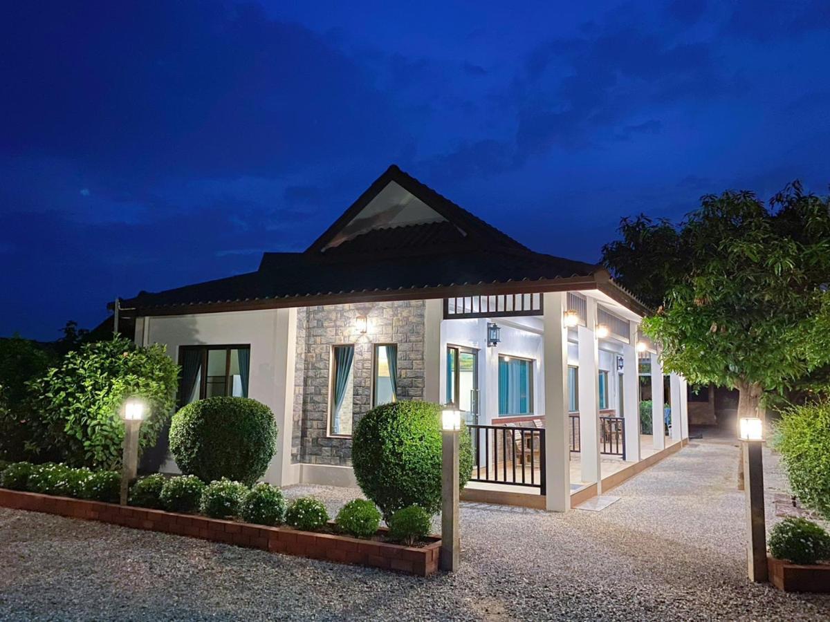 Sanaepatan Home Resort - เสน่ห์ป่าตาล โฮม รีสอร์ต Ban Buak Khang Esterno foto