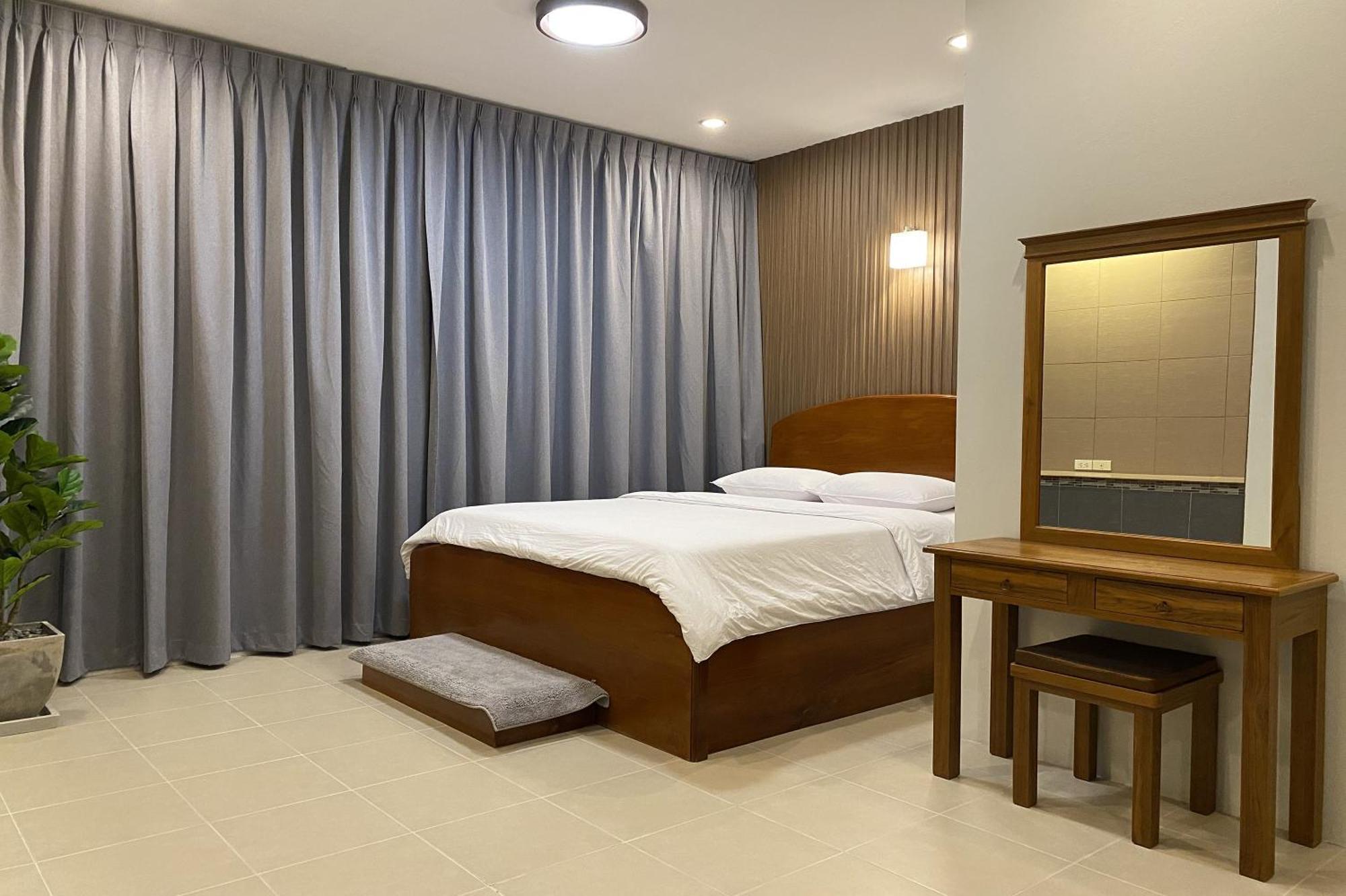 Sanaepatan Home Resort - เสน่ห์ป่าตาล โฮม รีสอร์ต Ban Buak Khang Esterno foto