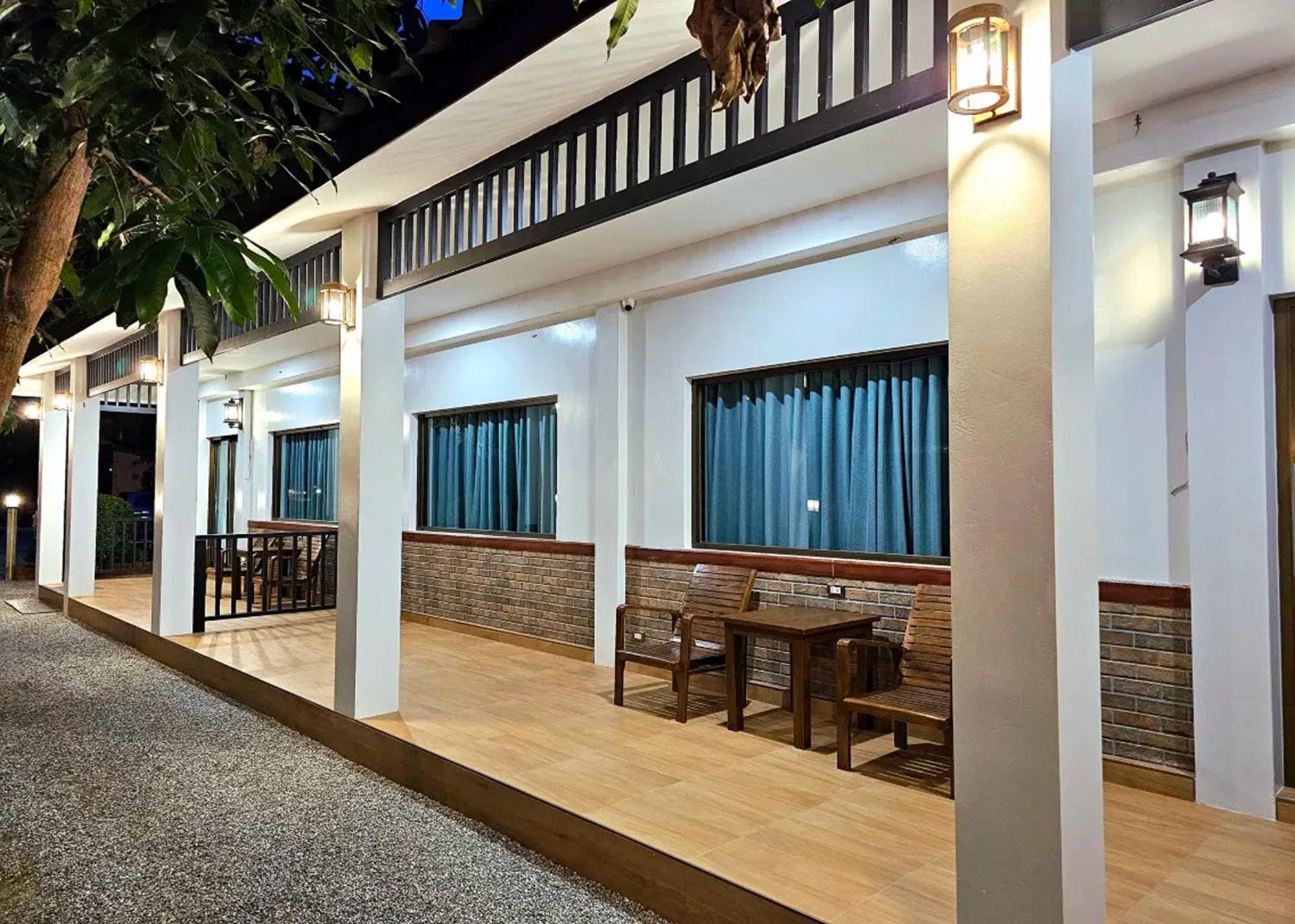 Sanaepatan Home Resort - เสน่ห์ป่าตาล โฮม รีสอร์ต Ban Buak Khang Esterno foto