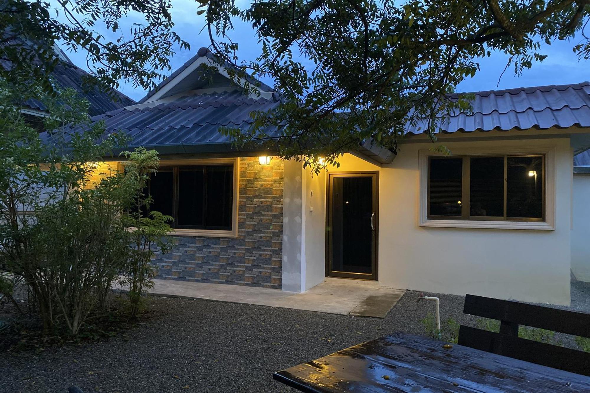 Sanaepatan Home Resort - เสน่ห์ป่าตาล โฮม รีสอร์ต Ban Buak Khang Esterno foto